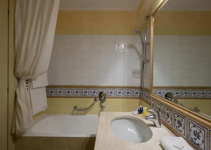 Sardinian-style 2 Bedroom Sleeps 7 Pula