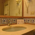 Sardinian-style 2 Bedroom Sleeps 7 *