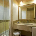 Sardinian-style 2 Bedroom Sleeps 7 פולה