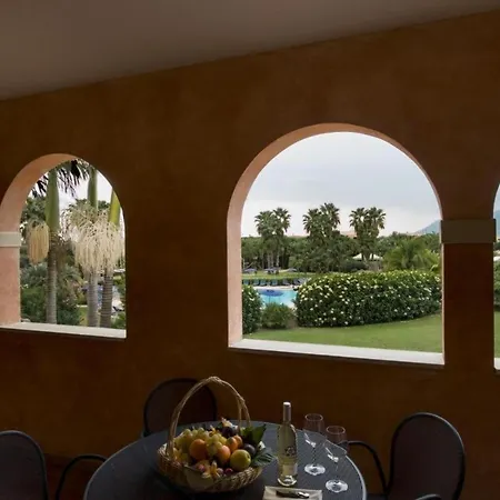 Sardinian-style 2 Bedroom Sleeps 7 * Pula