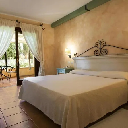 Sardinian-style 2 Bedroom Sleeps 7