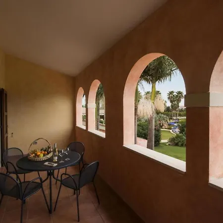 Sardinian-style 2 Bedroom Sleeps 7 Apartment Pula