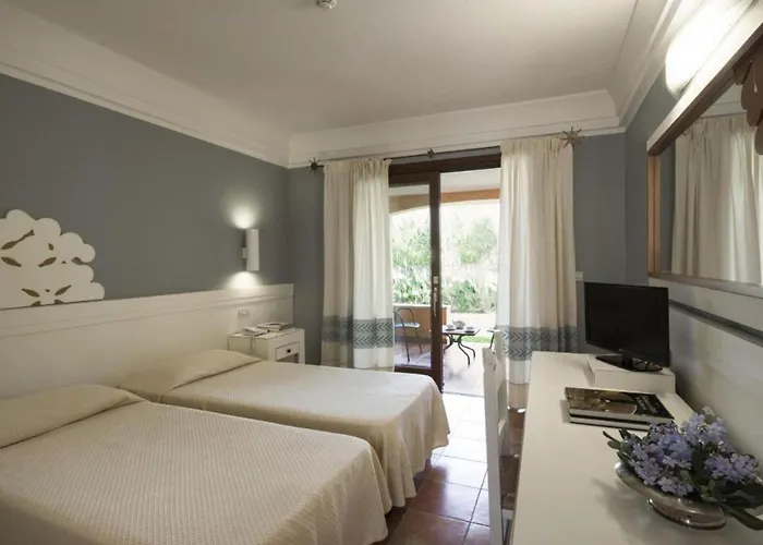 Sardinian-style 2 Bedroom Sleeps 7 *