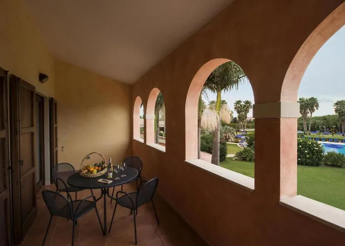 Sardinian-style 2 Bedroom Sleeps 7 Апартаменты Пула